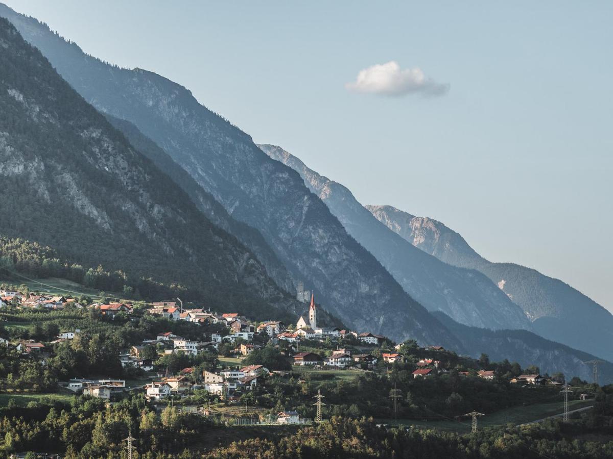 Apart Bock Apartamento Stanz Bei Landeck Exterior foto